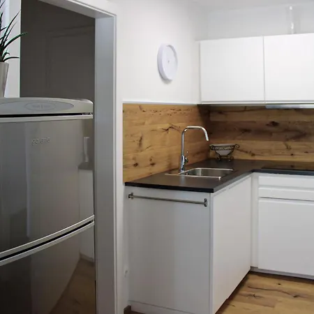 Apartment Beautiful In Veldenamwoerthersee *